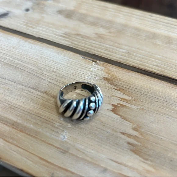 Silpada sterling silver statement ring. Size 8. - Picture 2 of 6